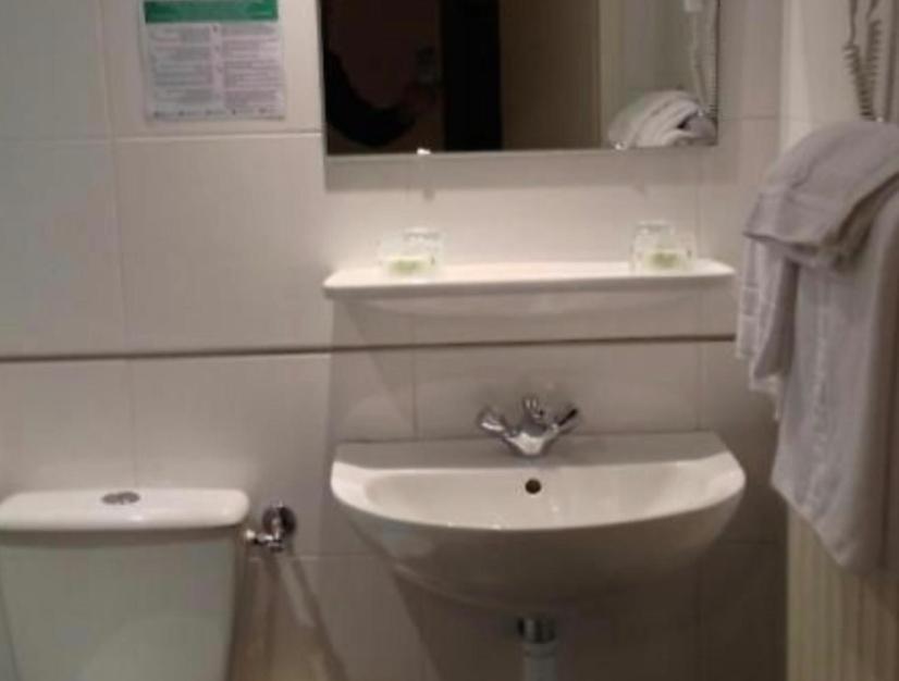 Hotel De Lisieux ลูร์ด ภายนอก รูปภาพ