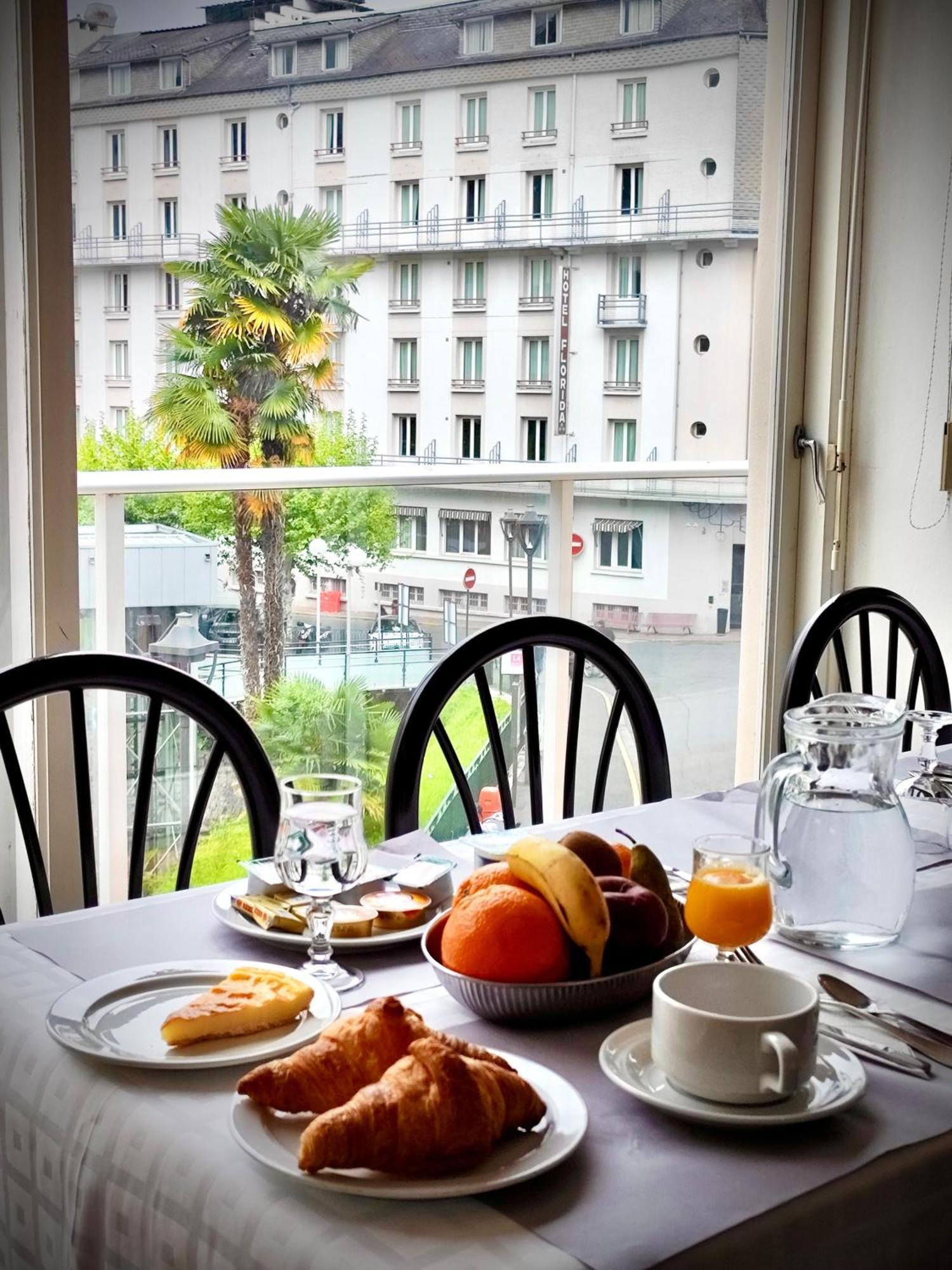 Hotel De Lisieux ลูร์ด ภายนอก รูปภาพ